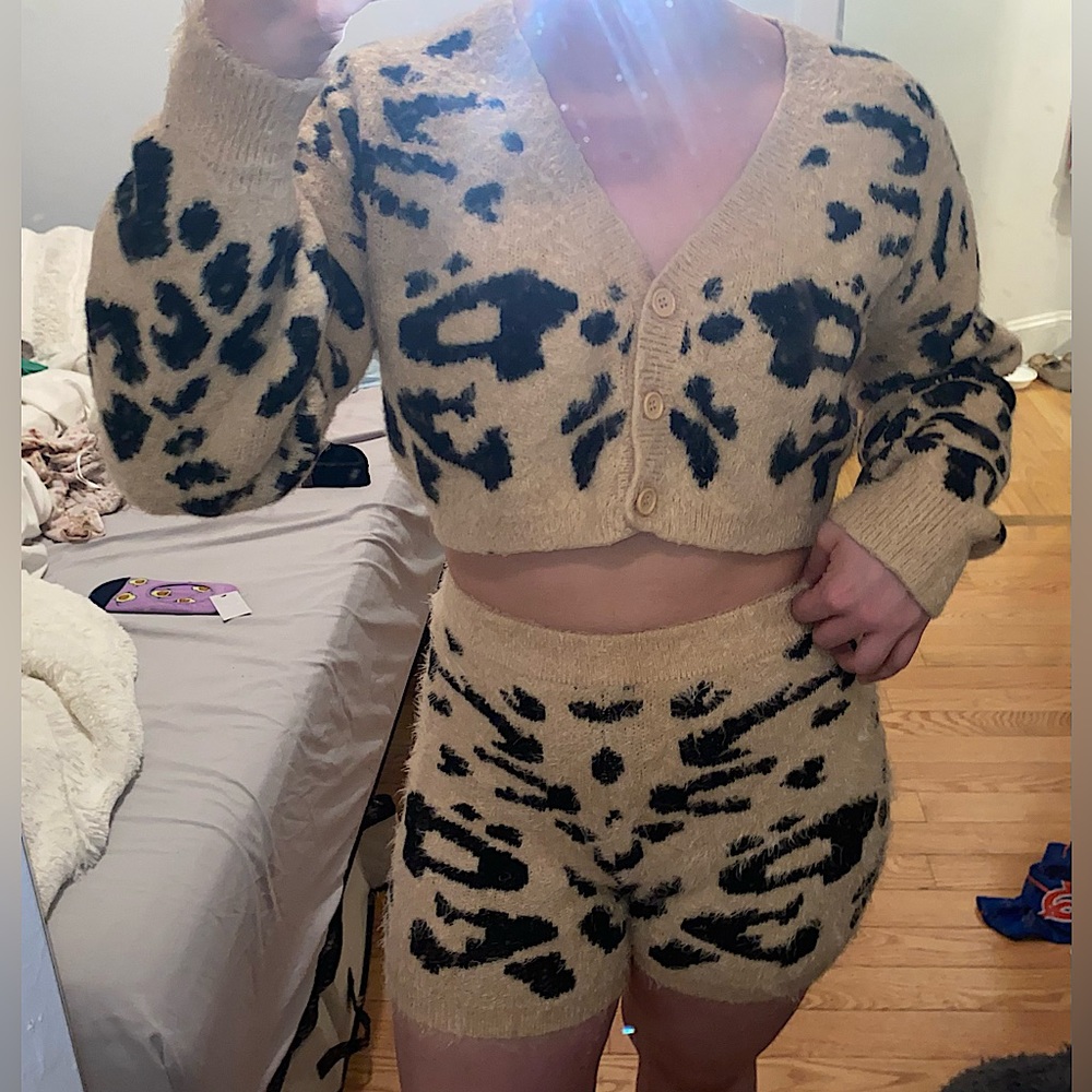 Blue Blush Cheetah Print Lounge Set